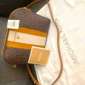 Micheal Kors Medium Dome Crossbody Purse